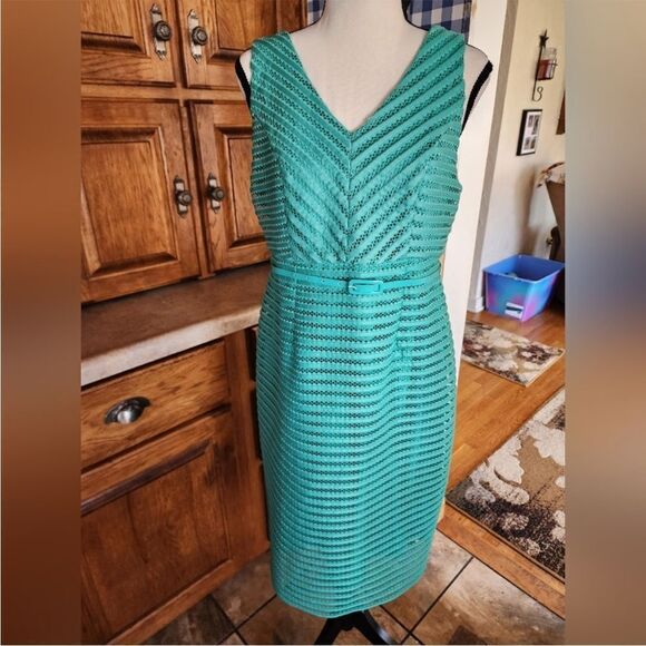 Motherhood Maternity Green Eyelet Belted A-line Dress Size - Picture 3 of 7